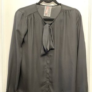 Mauve brand black long sleeve blouse.